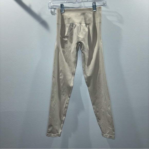 Women’s Best Redefined Scrunch Leggings XS/S Beige Define 2.0 Seamless Gym - Picture 5 of 13